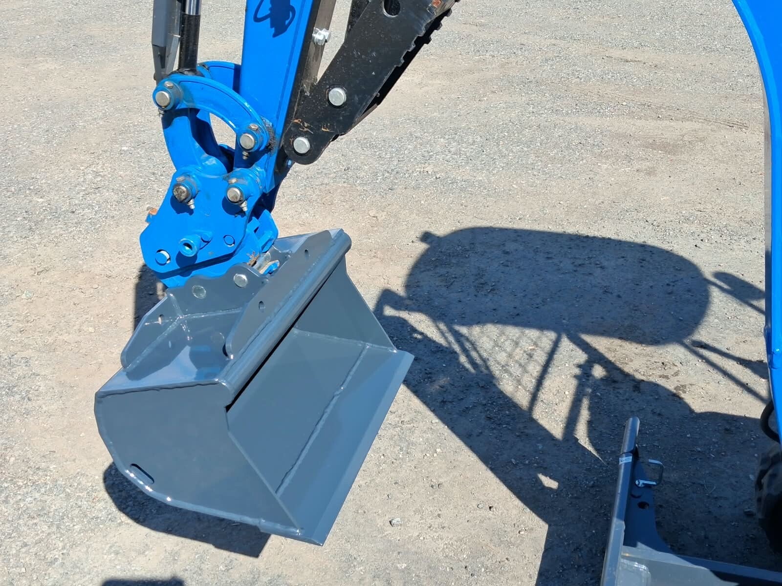 ST-Grabenräumlöffel mit Hardox-Schneide für RIPPA R10, R13, R15 – Ansicht 4